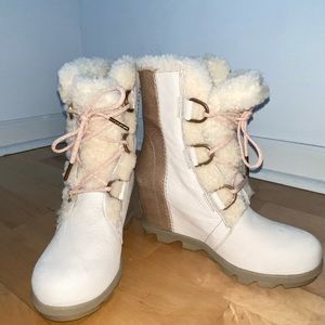 Sorel snow boot fur wedge